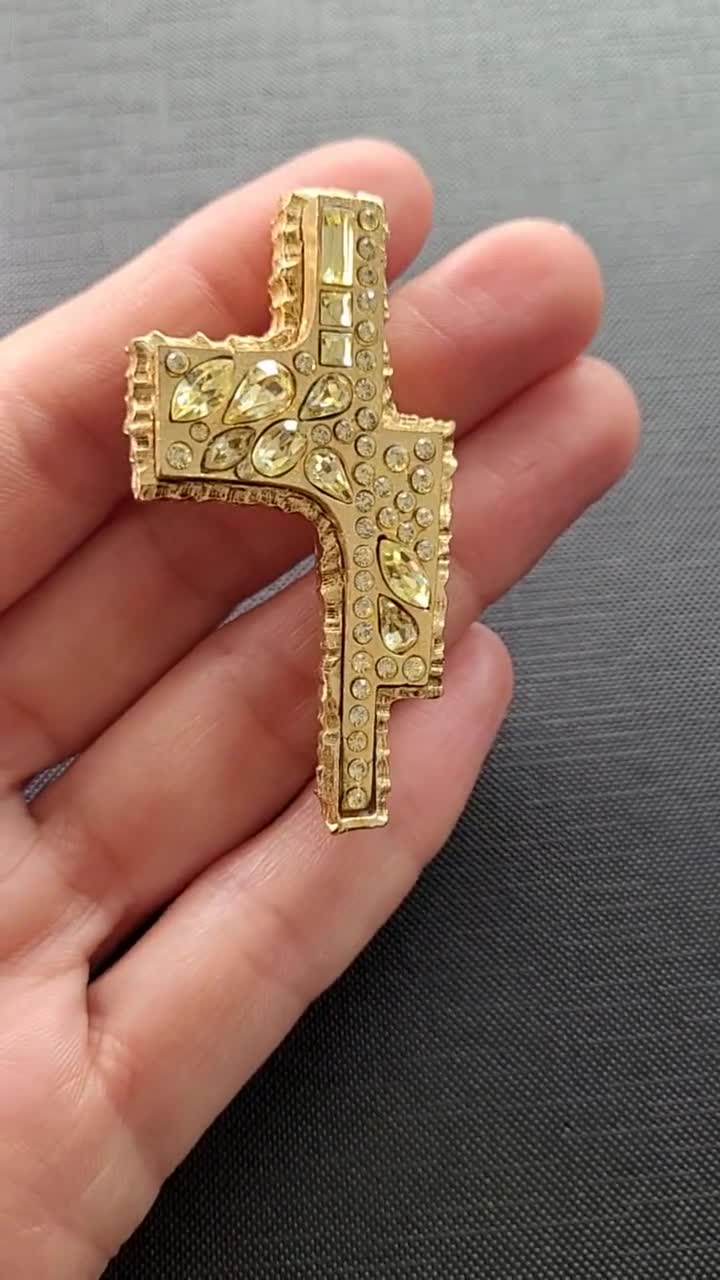 Christian Lacroix - ヴィンテージ クロス ブローチ - Etsy 日本