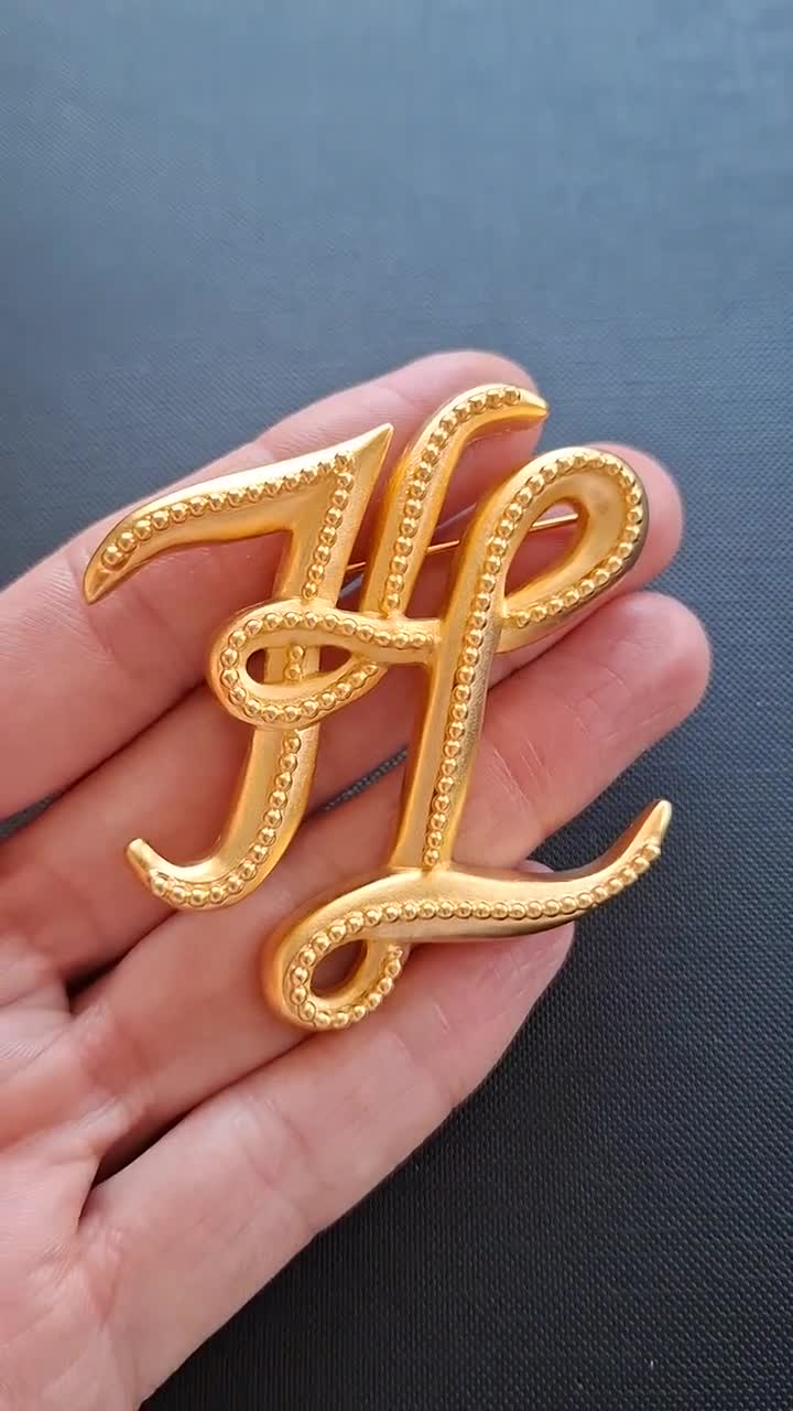 Karl Lagerfeld - Large vintage KL brooch 訳あり Karl Lagerfeld