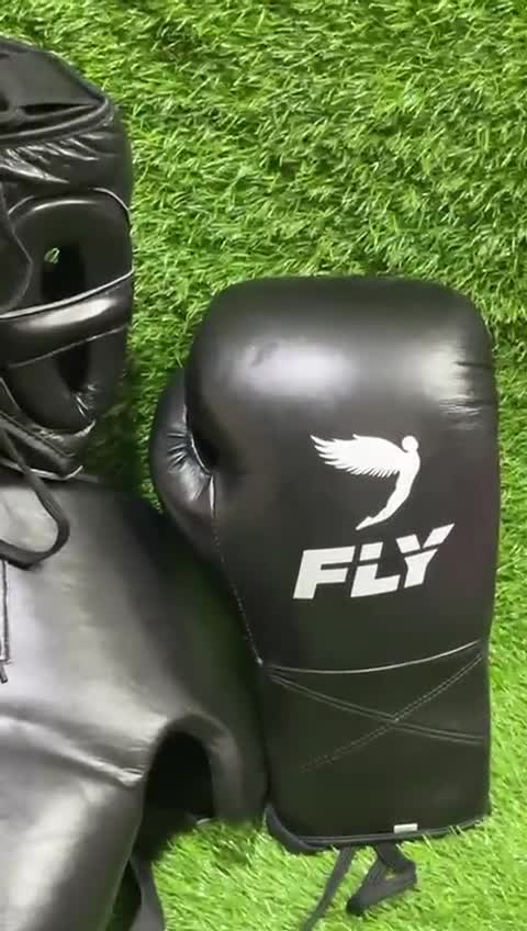 Komplettes Boxtrainings-Set – Handschuhe, Schoner, Zubehör video poster