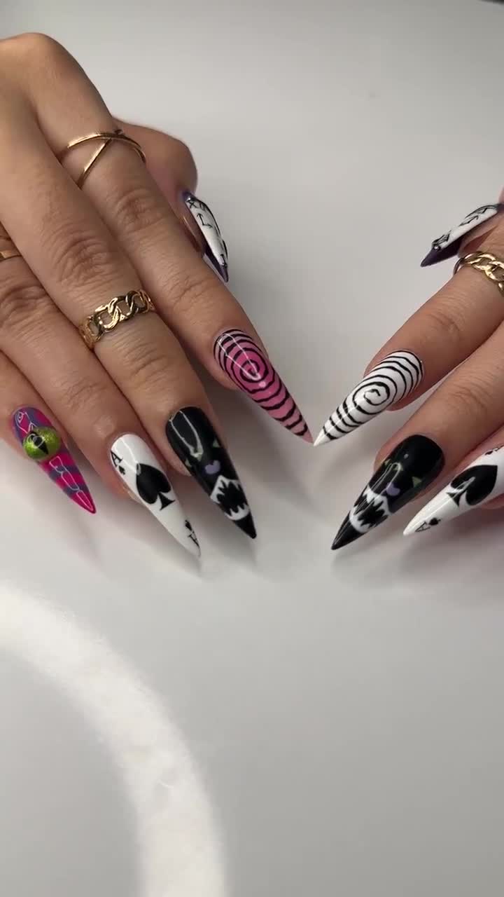 Cheshire Cat Wonderland Press on Nails | Alice in Wonderland Nail