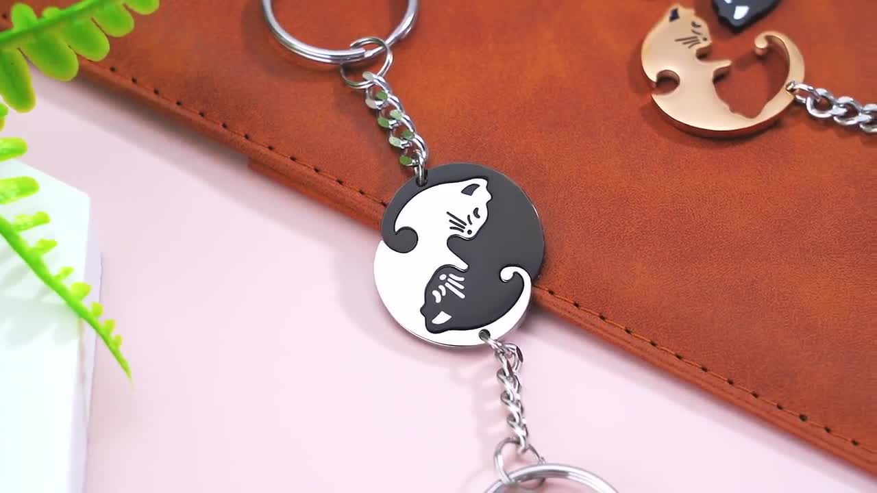 Llaveros personalizados para parejas, llaveros para amantes de los gatos,  Yin Yang, con nombres grabados, llavero de San Valentín a juego - AliExpress