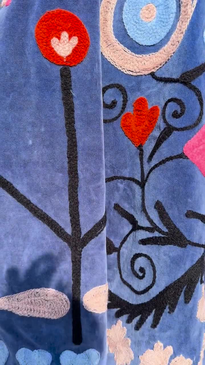 ヴィンテージ手刺繍ベルベットジャケット：ボヘミアン風フォークアート