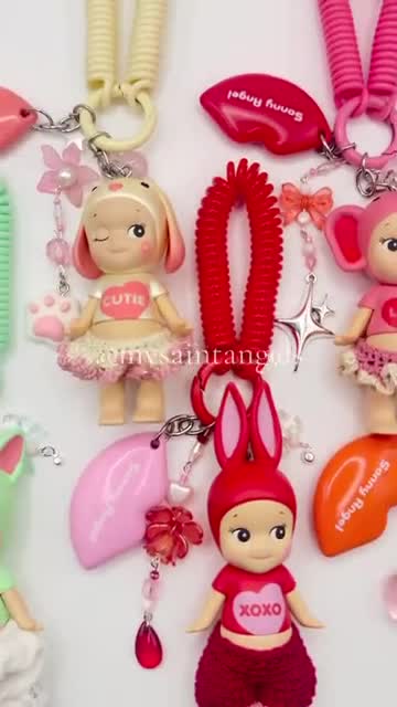 Llaveros de ángel Kiss Kiss Sonny, dije de muñeca coleccionable kawaii video poster