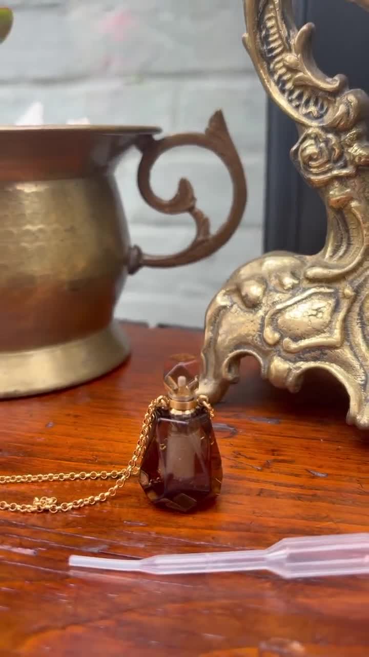 Franki Baker Collana con ciondolo a doppia punta in quarzo fumé naturale e argento sterling con ciondolo a doppio punto. Lunghezza ciondolo: 4,5 cm. Lunghezza catena: 50 cm