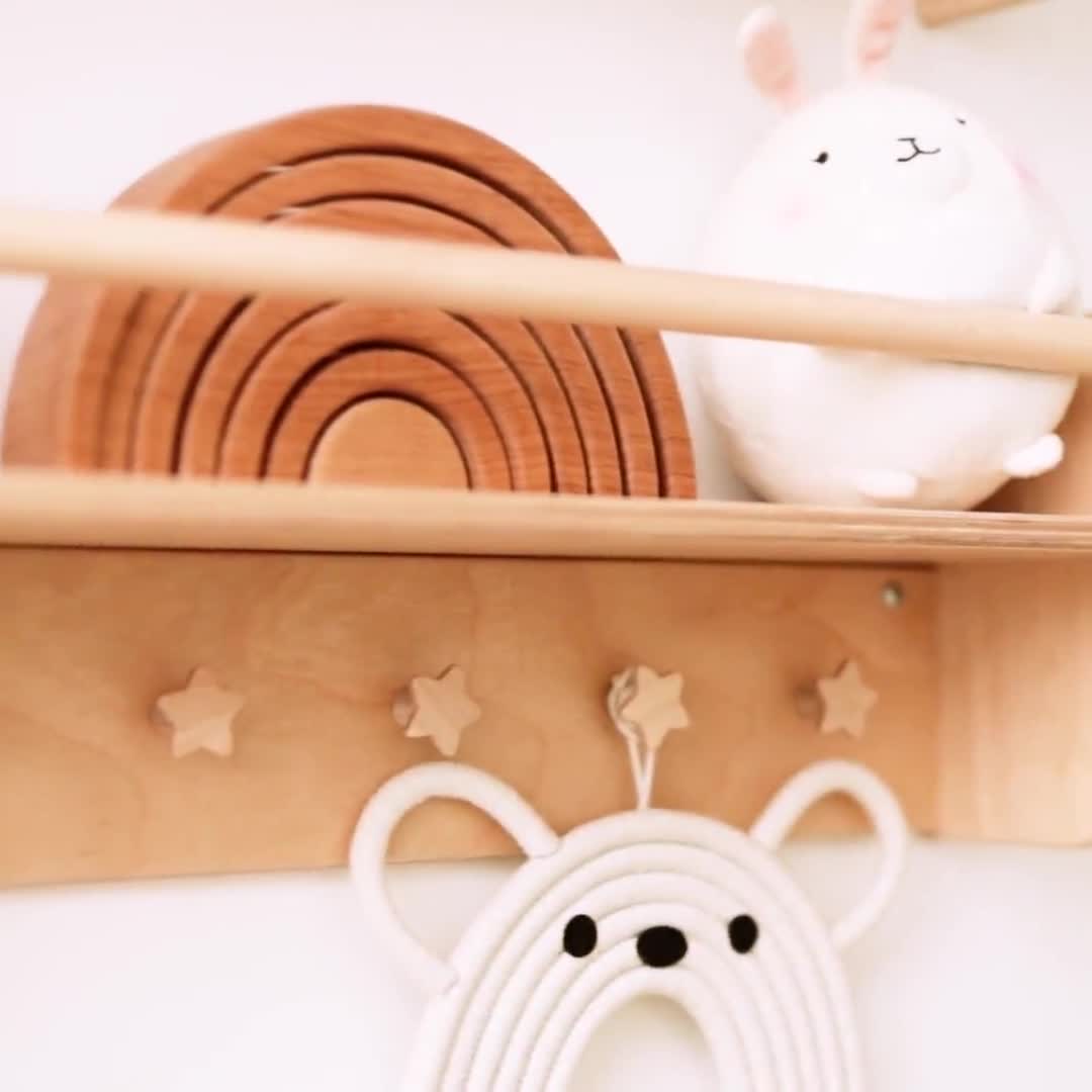 おもちゃと本のためのナチュラルな幼児用棚 - モンテッソーリ木製