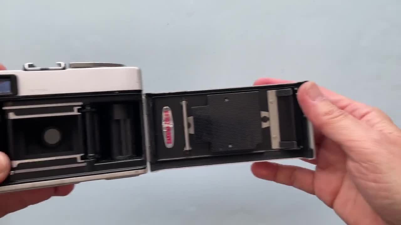 コニカ C35 レンジファインダーフィルムカメラ | 国内整備・テスト済み