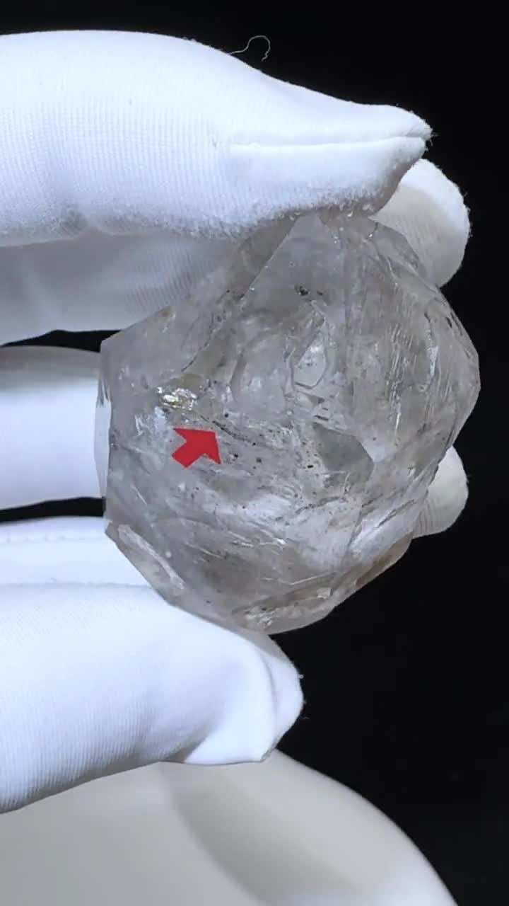 ハーキマーダイヤモンド エンハイドロクォーツ（動く黒砂入り、虹色