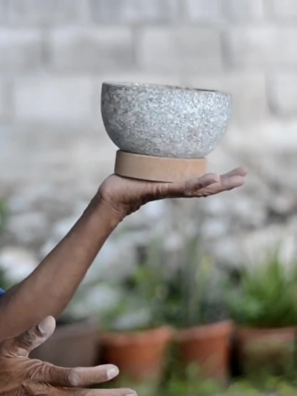 https://v.etsystatic.com/video/upload/q_auto/krok-mortar-pestle-3_4_comp_zfqsmy.jpg