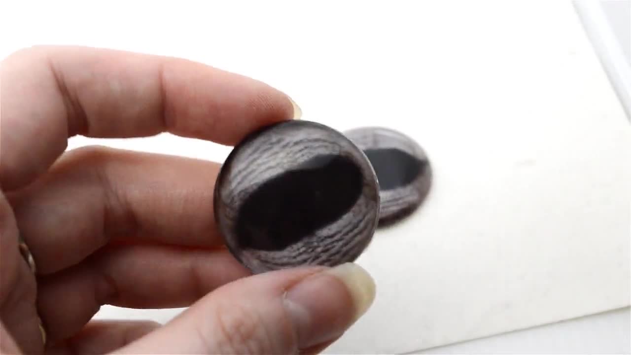 軽くてリアルな鹿のガラス製動物の目 ベージュ 6mm - 60mm ジュエリー