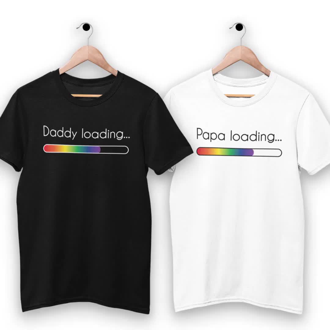 LGBTQ Gay Dads Zwangerschap Aankondiging Matching Rainbow Shirt, Twee Gay  Dads Baby Shower, Baby Coming Soon, Gay Fathers Day Set, Gay Dad to be -  Etsy Nederland