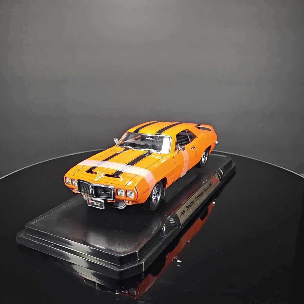 1969 Pontiac Firebird Trans Am 1/18 Scale Diecast Model Car | Road