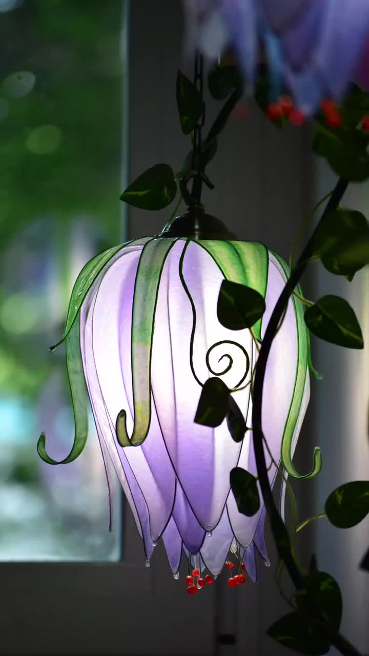 3-light Wall Lamp: Hand-painted Climbing Flower Shape for a
