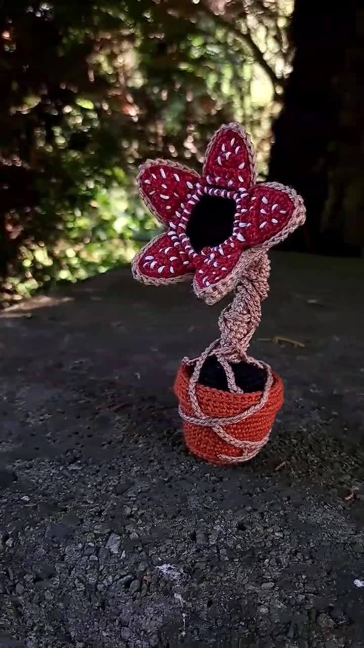 Crochet Monster Flower PATTERN, Halloween Spooky Man-eating Plant