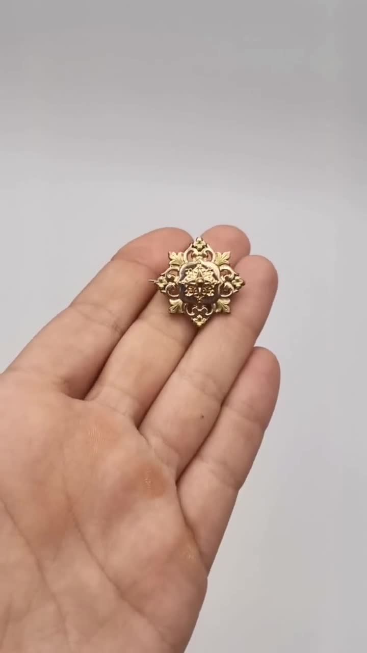 Broche ronde argent aux fleurs. - Bijoux Anciens Schaffner