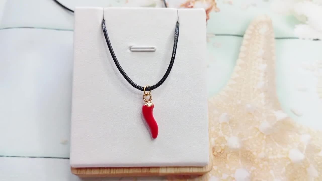 赤いイタリアの角のネックレス、コルニチェッロジュエリー、ナポリの角