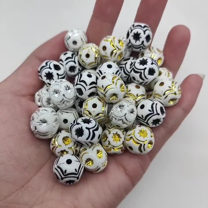 16*14 mm 彫刻アクリルビーズ、クラフトビーズ、DIY キーチェーン