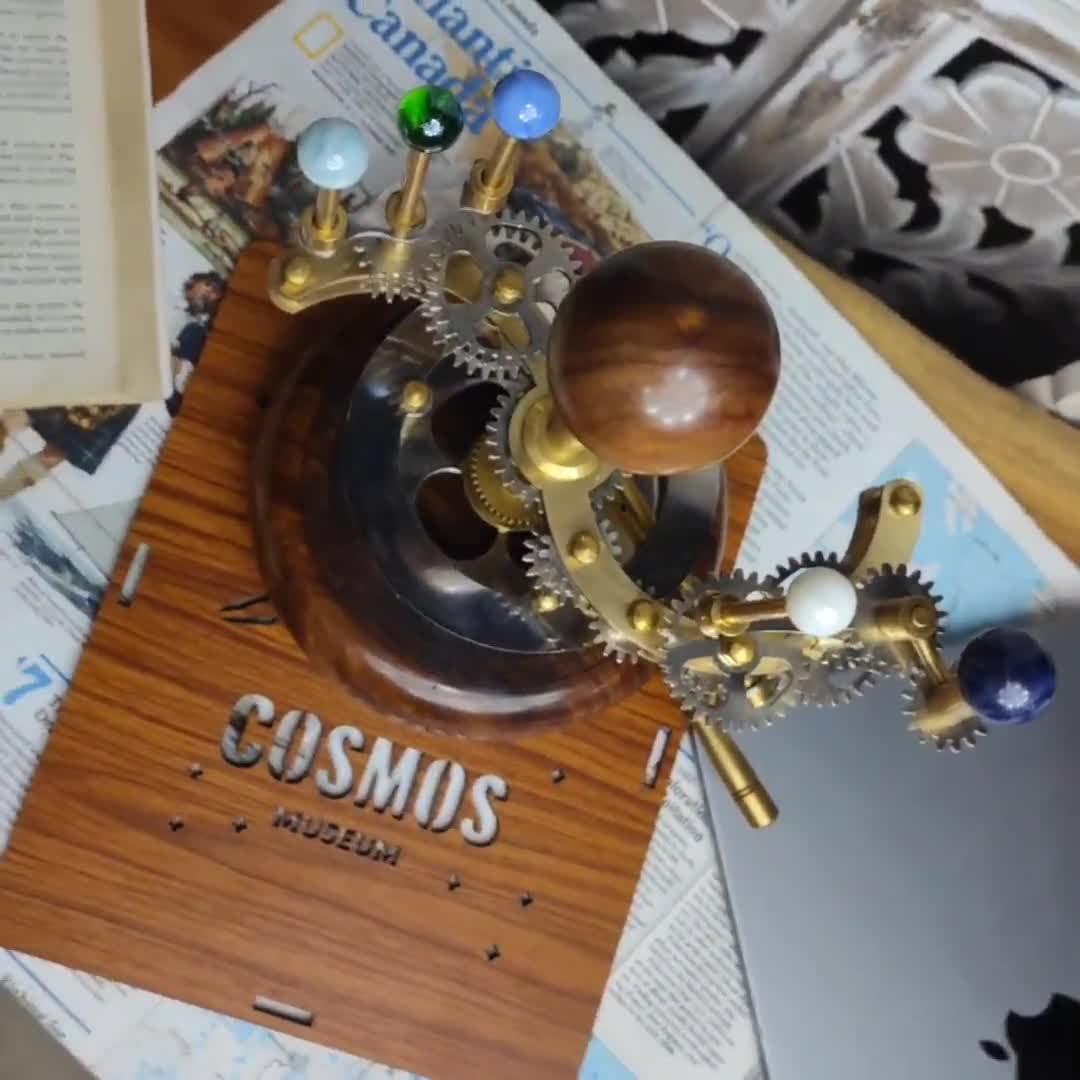 真鍮の太陽系儀は本棚用の高級芸術品、太陽系の機能モデル - Etsy 日本