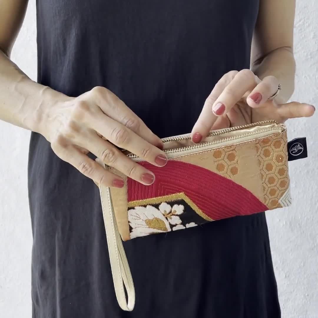 Handgemaakte bruids clutch | Vintage Obi-kimonotas | Elegante avondtasje met pioenroos en zeshoek video poster