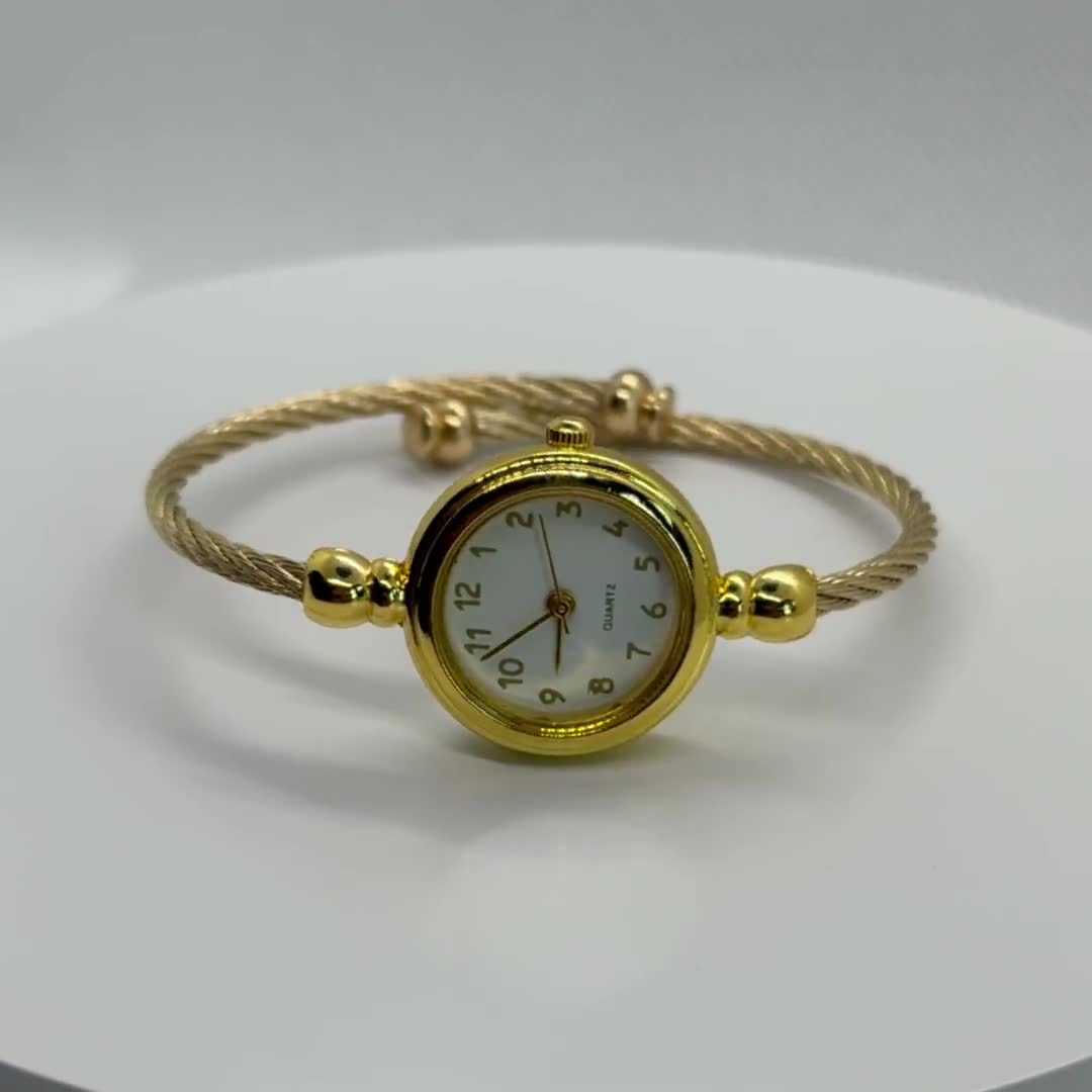 アクセサリー Vintage archive design bangle watch Vintage bangle watches Stainless steel material long battery