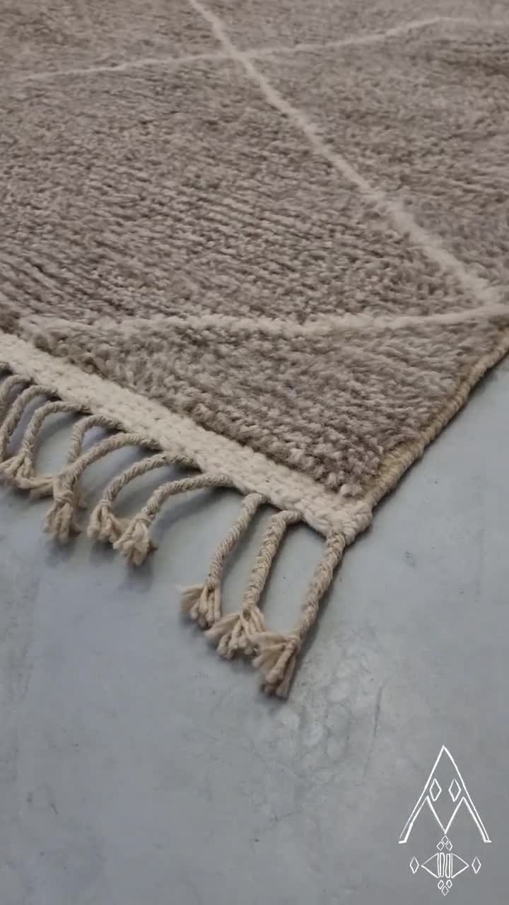 【新品/一点物】モロッコのベルベルラグ 108×53　No. 1 新品/一点物】モロッコのベルベルラグ 108×53 No. 1 新品/一点物