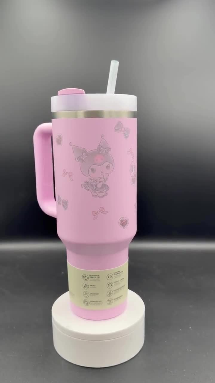 Stanley de 40 oz con temática de Kuromi de Sanrio video poster