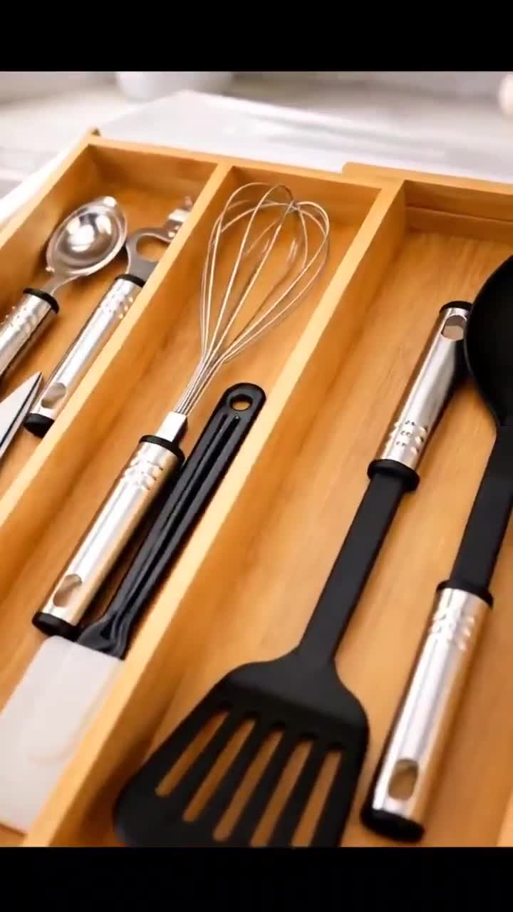 Rozkładany organizer na przybory kuchenne z bambusa do szuflady kuchennej – regulowana taca do przechowywania sztućców i przyborów kuchennych, naturalny video poster