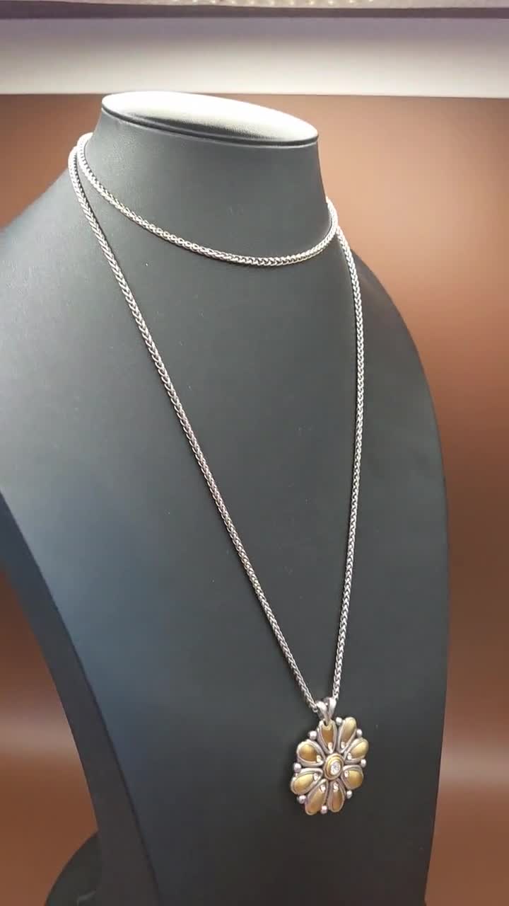 Collar colgante reversible Arianna de BRIGHTON video poster