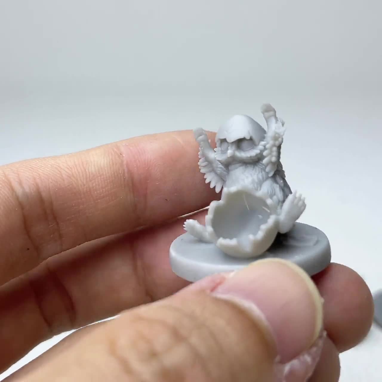 Miniaturas de monstruos Owlbear para D&D: paquete de 6 figuras pintables impresas en 3D para juegos de rol de mesa y juegos de guerra (base de 25 mm). video poster