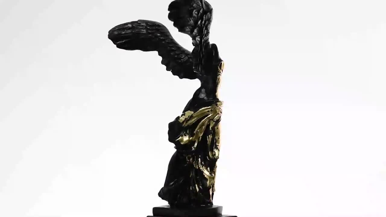 古代ギリシャ風女性陶　作者刻印あり キトンと頭を覆うヒマティオンを身に着けた女性の置物、おそらく