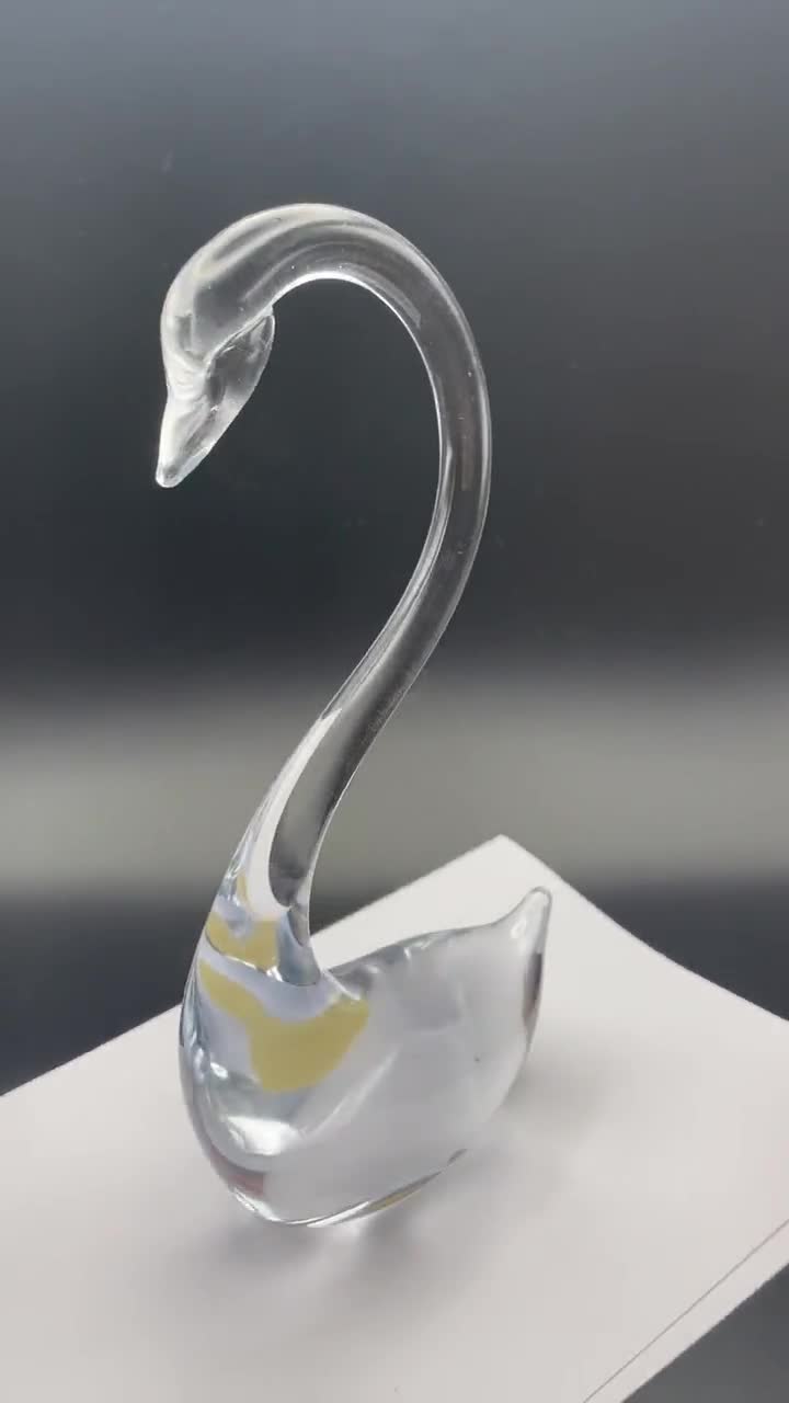 ヴィンテージ手吹きガラス製白鳥の置物（アーティストサイン入り