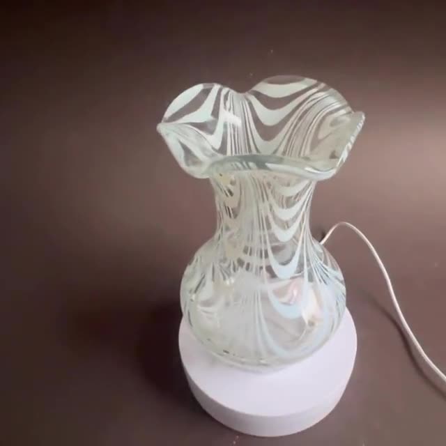 ヴィンテージ 1960年代 ムラーノガラス 花瓶 – 白と透明の渦巻き模様の