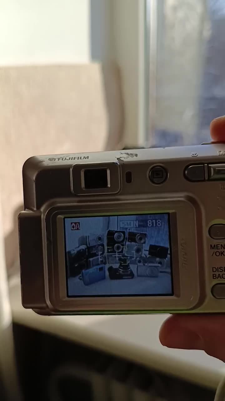 Fujifilm Finepix A500 Silver 5.1MP Digital Compact Camera Working