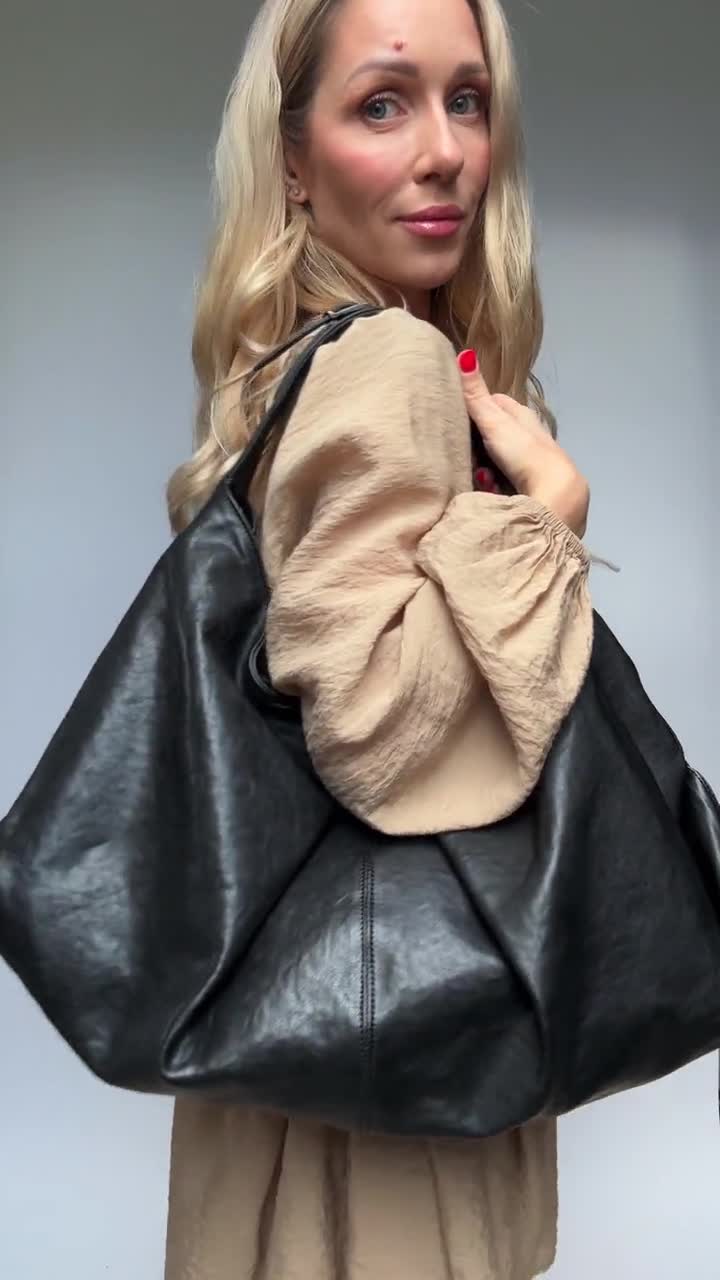 ☆JILLSTUART☆ Of Black Slouchy Hobo Bag JLBA5E500BK Designer fashion, Seoul-fully created | W Concept