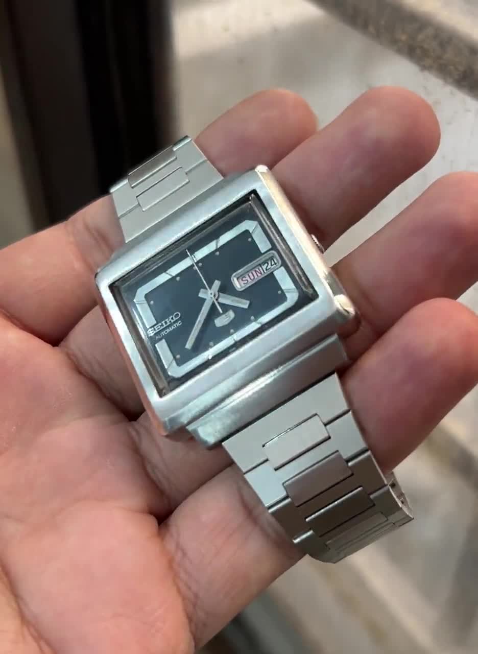 Vintage Square Seiko 5 Automatic 17 Jewels Black Dial Day/date