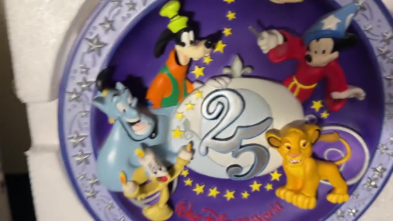 1996 Disney World 25th Anniversary 3D Collector Plate Genie Mickey