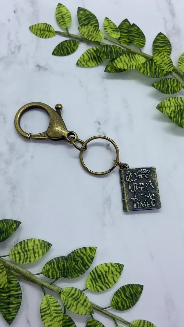 BookishPlainJane Twilight Themed Keychain