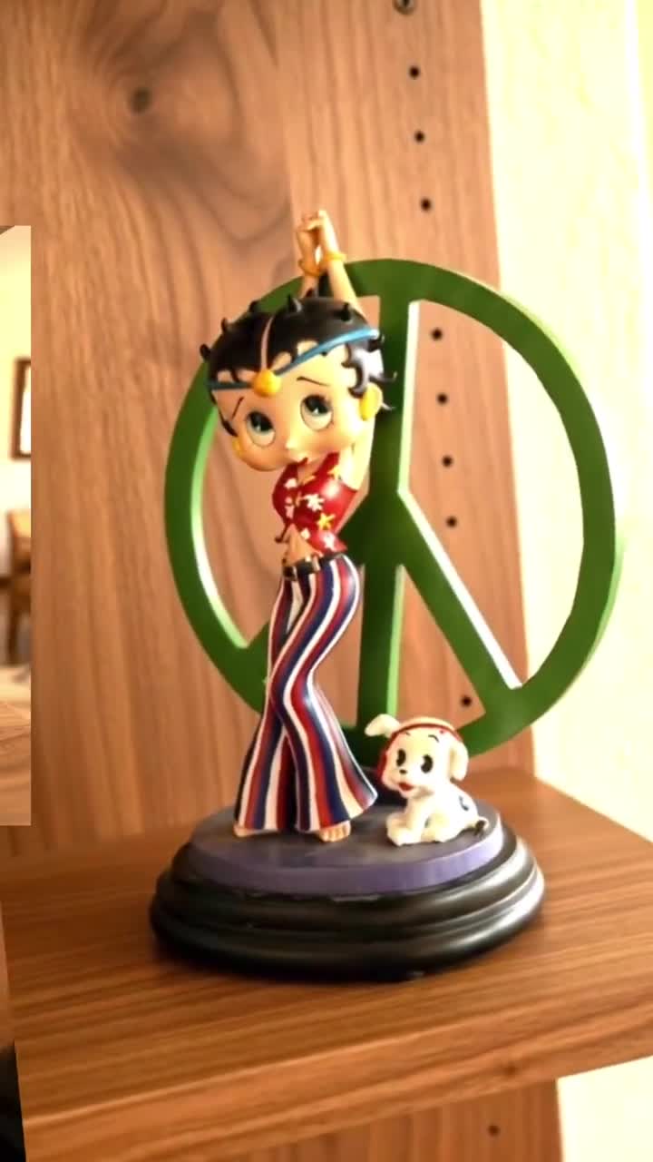 Gorgeous Collectible and Vintage Betty Boop Hippie, Figurine by