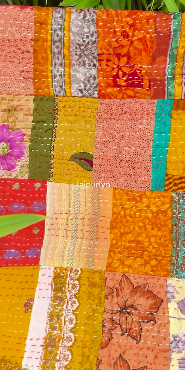 カンタキルト　マルチカバー #63 Fukurou Jungle Orange Orange Bohemian Kantha Quilt: Silk Patchwork Twin Bedspread - Etsy