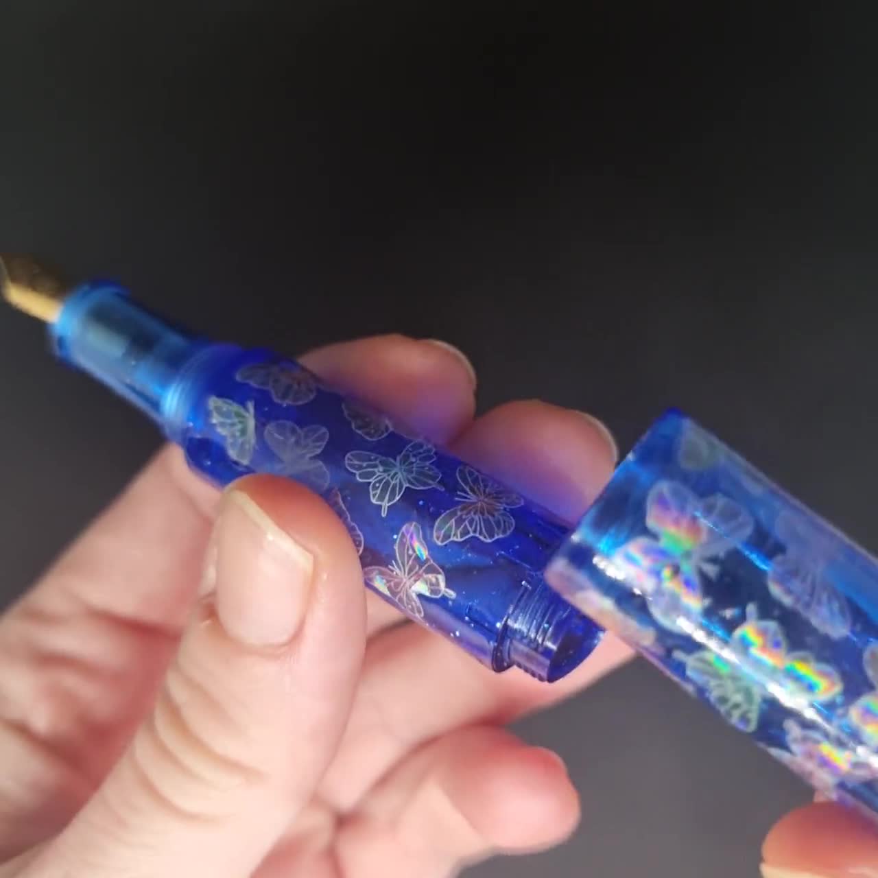 Pluma estilográfica mini Butterfly Blues: una pieza única. video poster