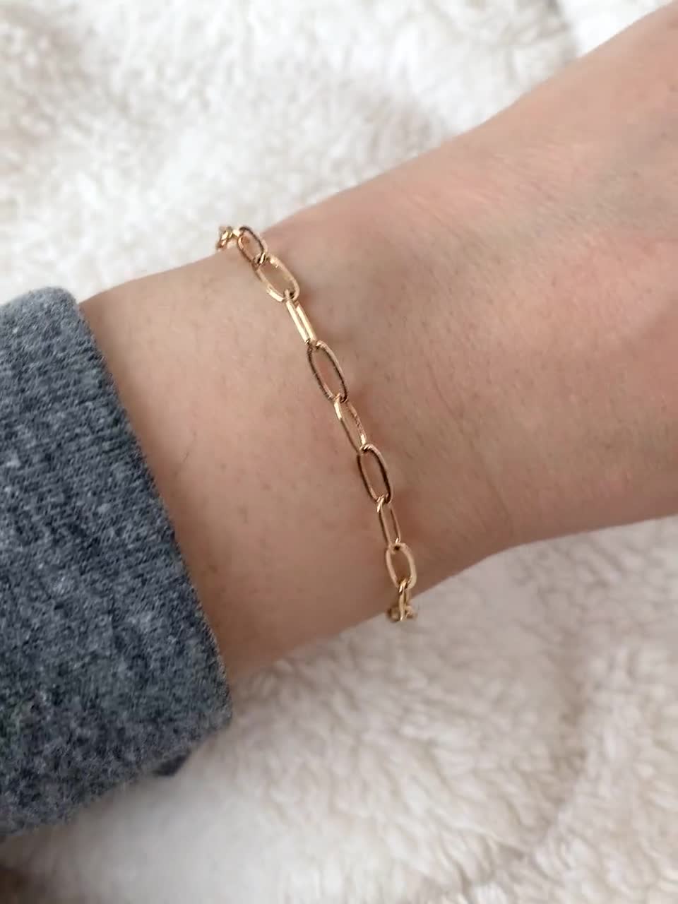 Gold Paperclip Bracelet, 14K Gold Plated Bracelet, Layering Bracelet,  Delicate Bracelet, Dainty Bracelet, Bridesmaid Gift, Gift to Mom 