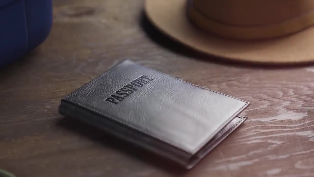 Monogram leather passport holder tan grain – TOTEME