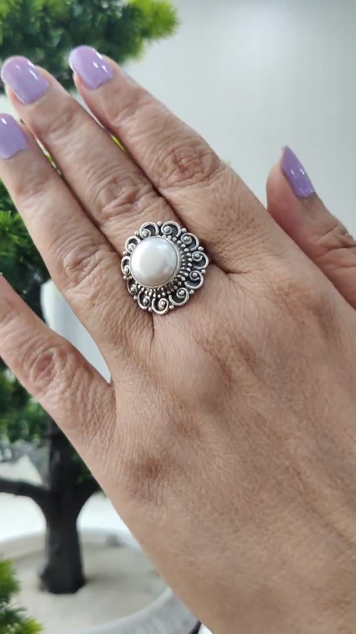 Paparazzi Crown Coronation White Gem and Black Pearl Ring