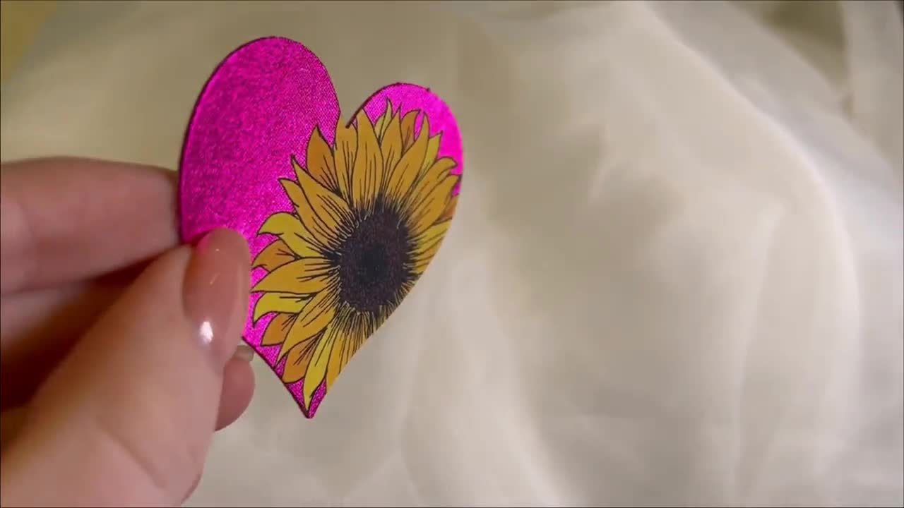 https://v.etsystatic.com/video/upload/q_auto/pink_sunflower0001-0189_rz0qay.jpg