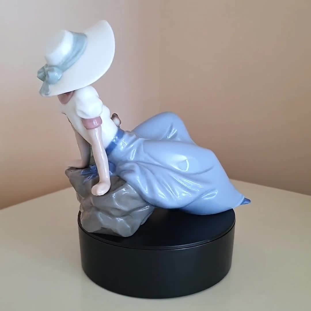 Vintage Nao Lladro 1042 Figurine | Girl Listening to Bird Song