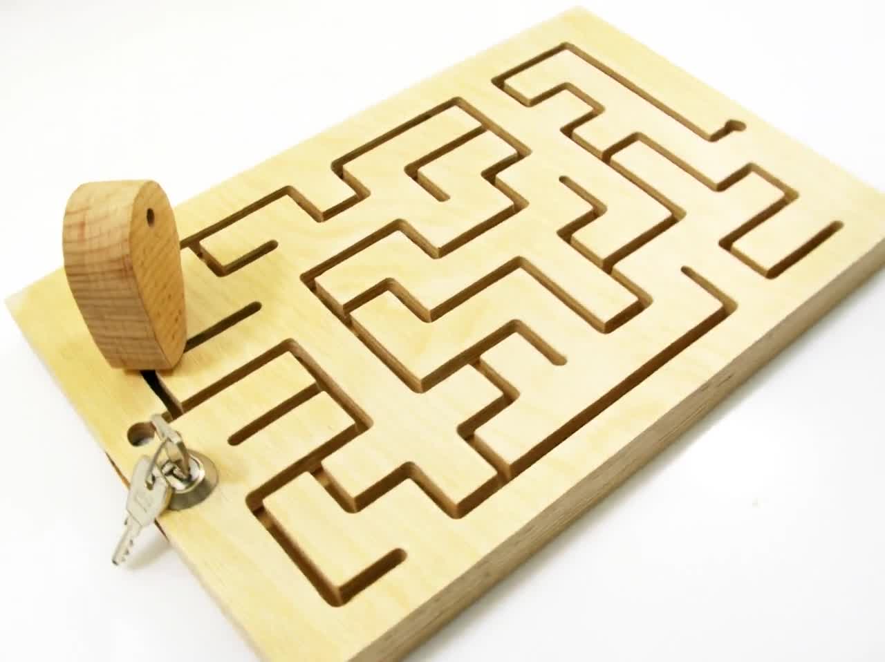 Puzzle Labyrinthe En Bois Avec Balle – Jeu D’équilibre Et De Motricité – Dès 3 Ans – Format 32,5 X 28,5 Cm – 2 Balles Incluses