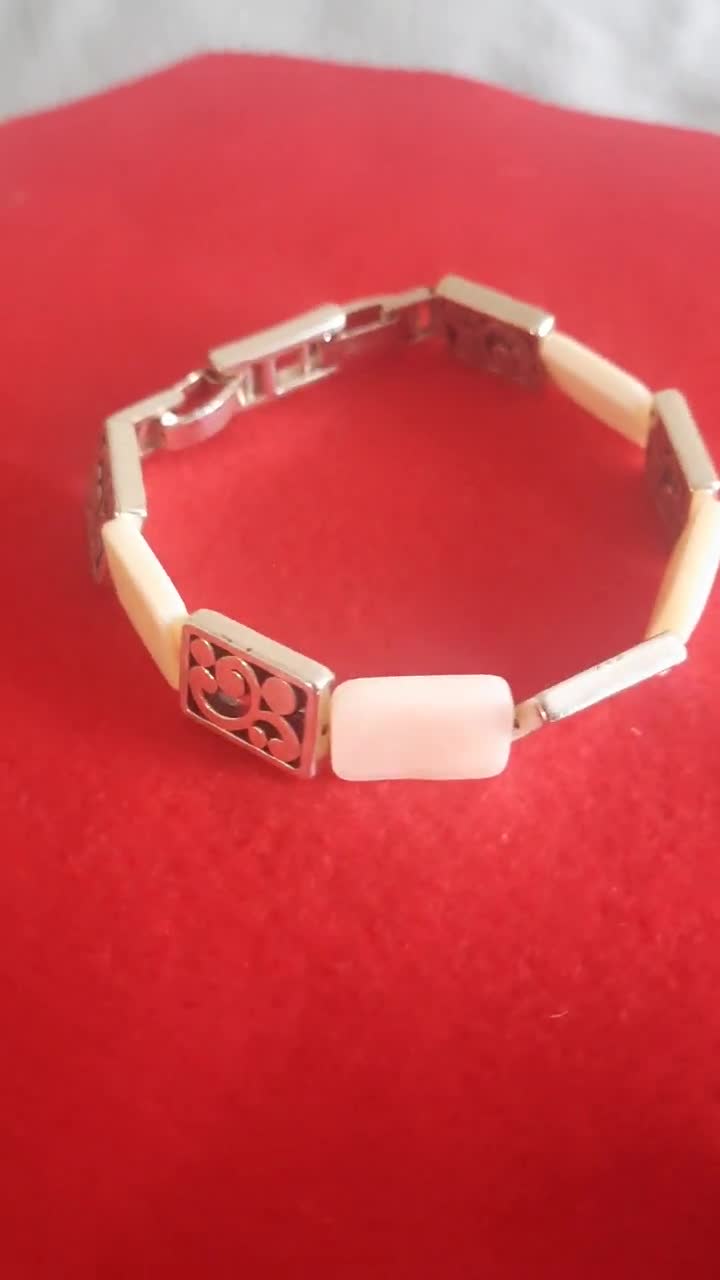 Brighton bracelet with mother-of-pearl video poster
