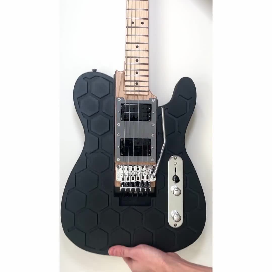 Guitarra elétrica modular funcional para impressão 3D - Arquivos STL e 3MF para download digital (Mustang Alien) video poster