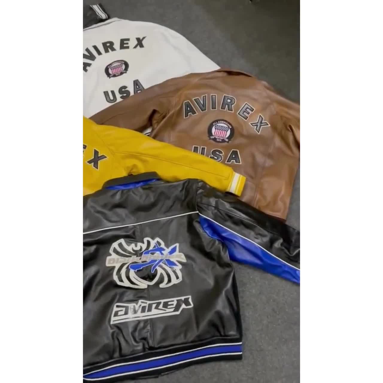 Avirex Schwarz Leder Bomberjacke Hoodie Echtes Rindsleder Bikerjacke Streetwear Mode Hoodie Avirex Outfit Geschenk für Ihn video poster