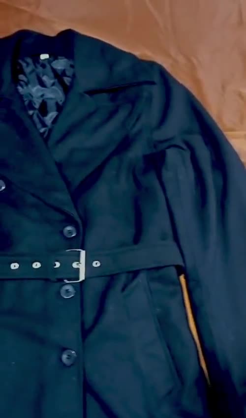 Gabardina larga de lana auténtica de Jenna Ortega, hecha a mano, de Wednesday Addams video poster