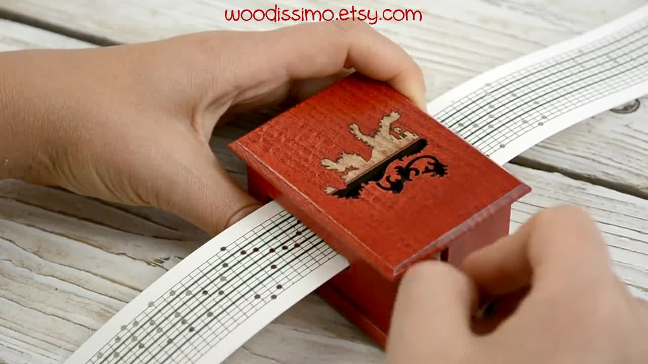 Red Wedding music The Rains of Castamere Lion of House Lannister -  hand-powered paper strip musical box